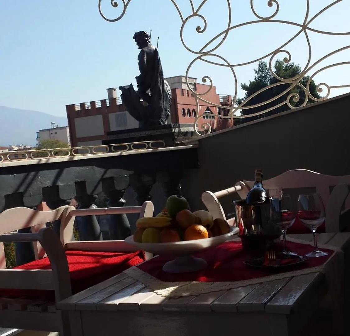 Hotel Boutique Vila Fernando Tirana 3*,